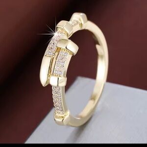 Elegant Gold Nail-Shaped Ring with CZ Accents – Minimalist White-K Plated 💍